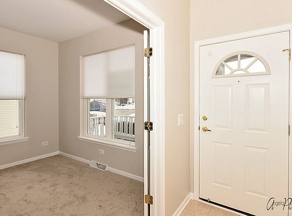 3rd image of 3904 Thistledown Ct