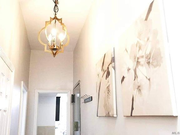 4th image of 10-41 51st Ave #3F