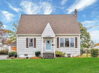180 Thomas St, Brentwood, NY 11717