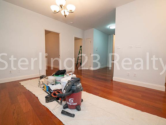 5th image of 23-04 Crescent St #A2