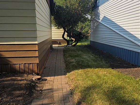 3rd image of 262 Duncan ROAD