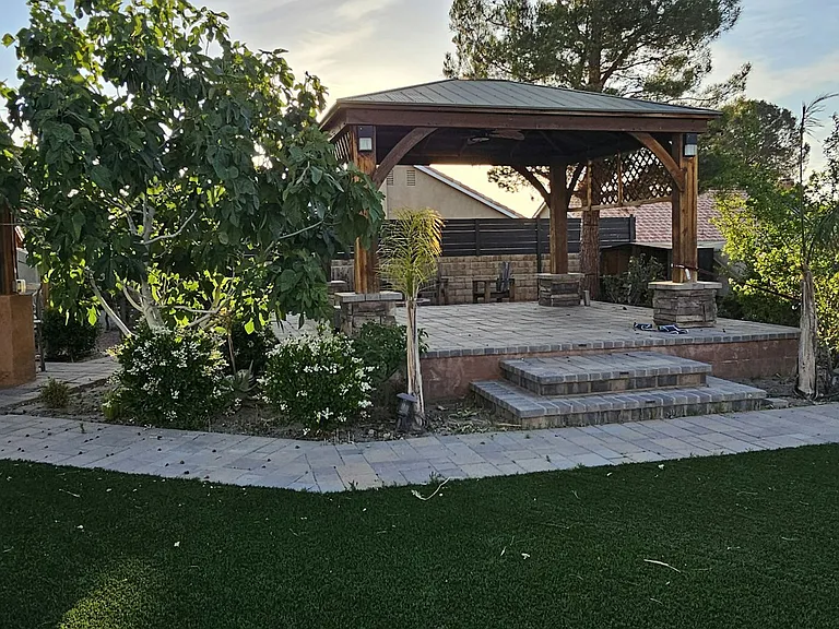 Backyard cazebo