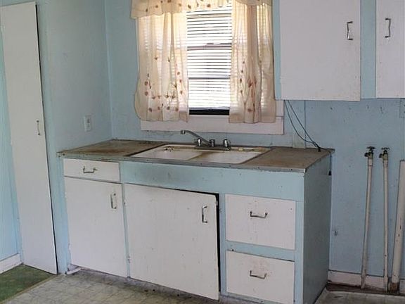 5th image of 819 E Mercer St