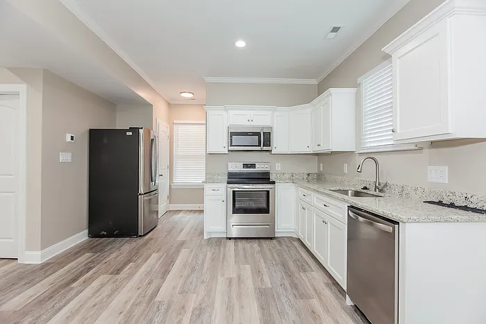503 E Cloninger St — Photo 7