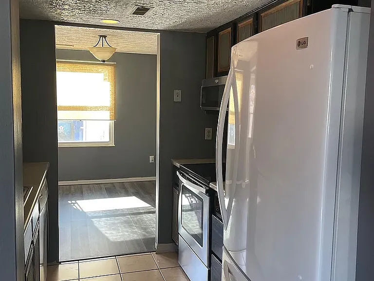 22354 Stablehouse Dr — Photo 10