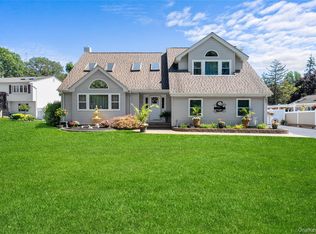 3 Crystal Brook Court, Islip, NY 11751
