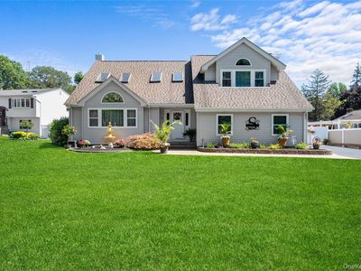 3 Crystal Brook Court, Islip, NY, 11751