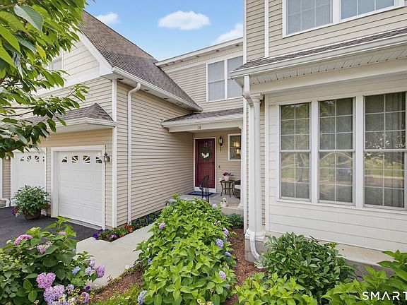 2nd image of 28 Iris Way #28