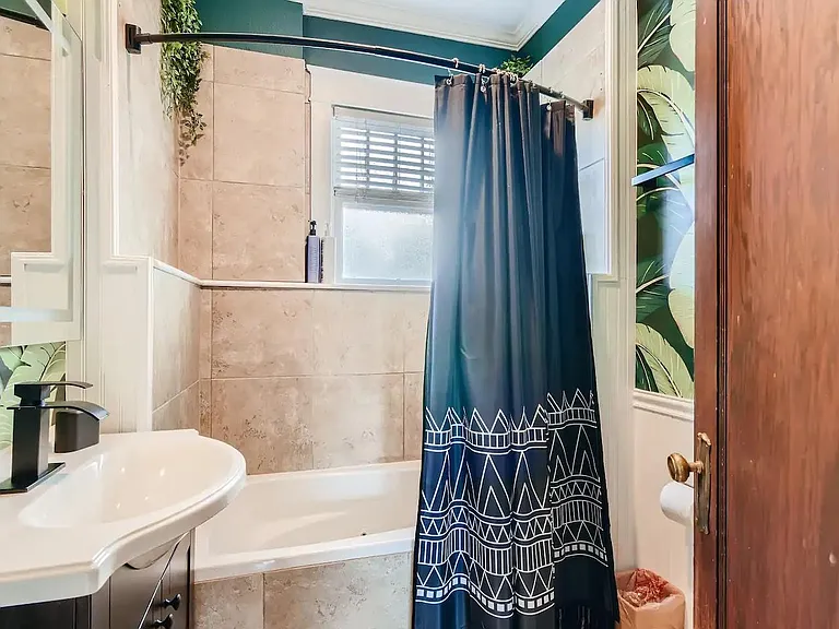 Bathroom, with jacuzzi tub.