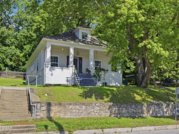 210 S Jefferson St, Neosho, MO 64850