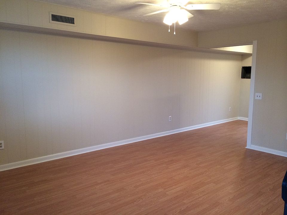Living Room / Kitchen