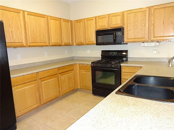 4th image of 2467 Belt Buckley Dr
