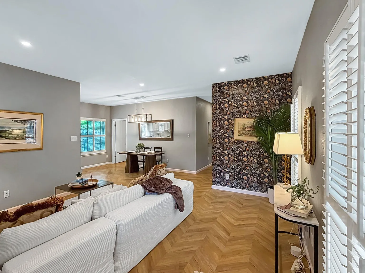 3 bed, 2.0 bath, 1251 sqft, $2,195 — Photo 4
