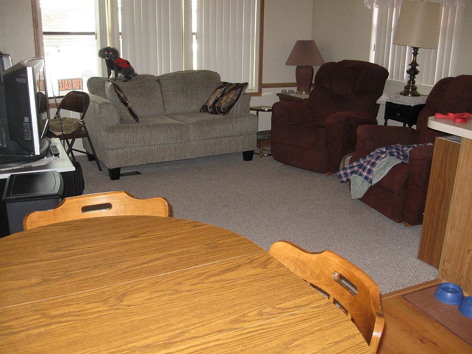 2nd image of 100 E Hackberry ##347