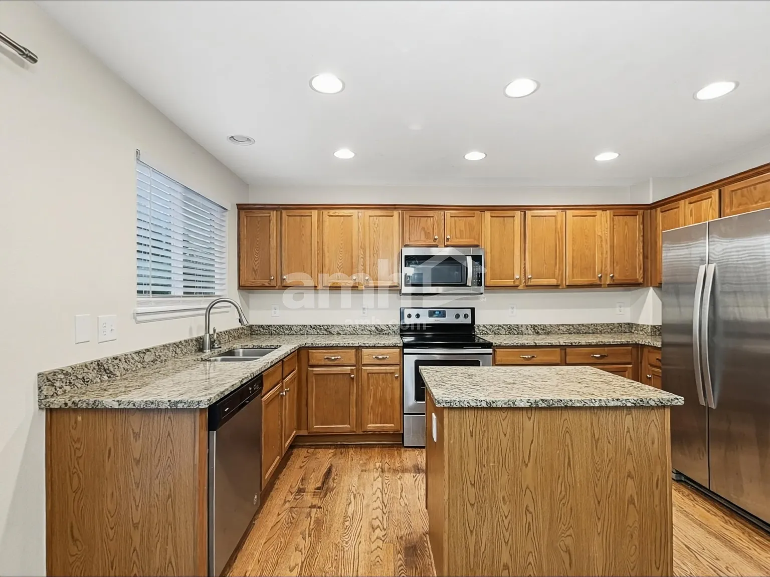 4 bed, 2.5 bath, 2060 sqft, $3,010 — Photo 3
