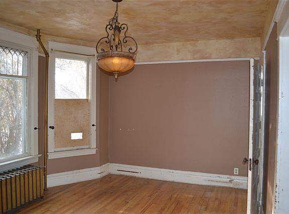 3rd image of 90 E Jefferson Ave