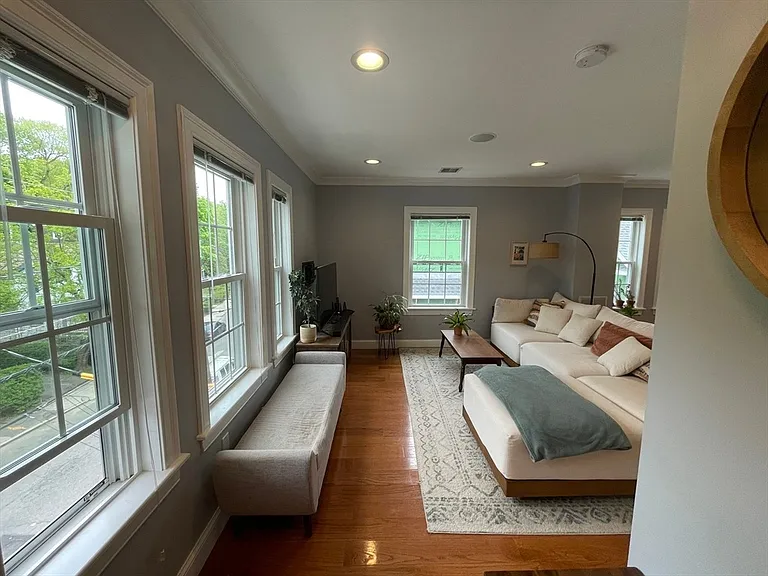 143 Williams St #3 — Photo 2