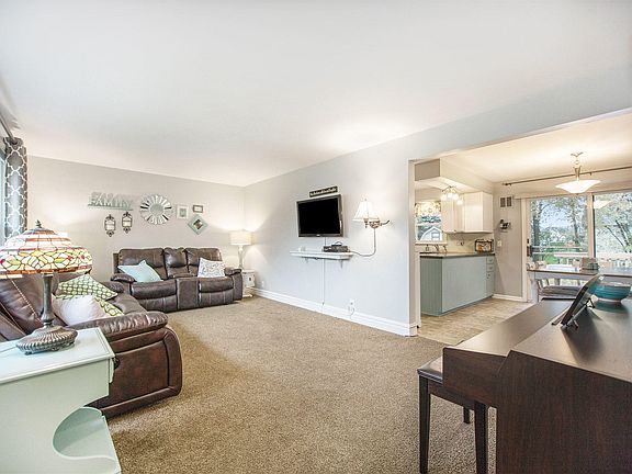 5th image of 10320 Holiday Dr