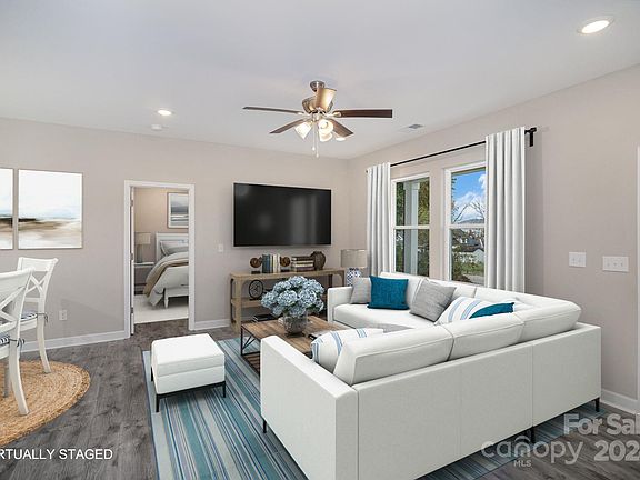 5th image of 709 Charlotte Ave