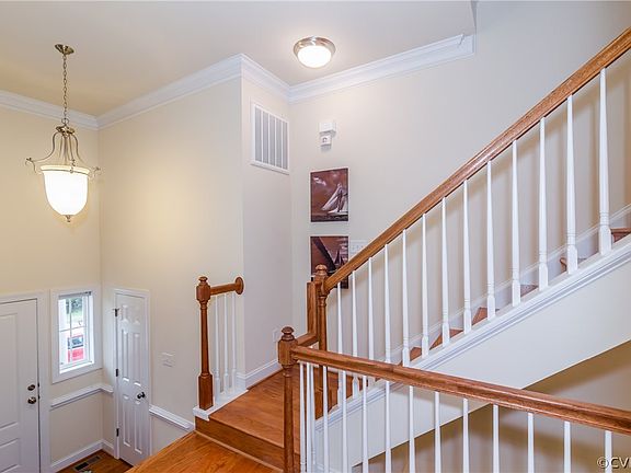 3rd image of 1740 Parkwood Ave Unit Na