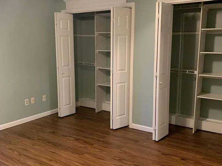 1100 Horsemans Ln — Photo 9