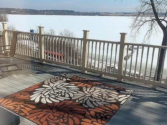 Main level deck
