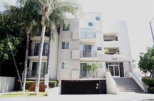 2nd image of 4236 Longridge Ave Unit 201