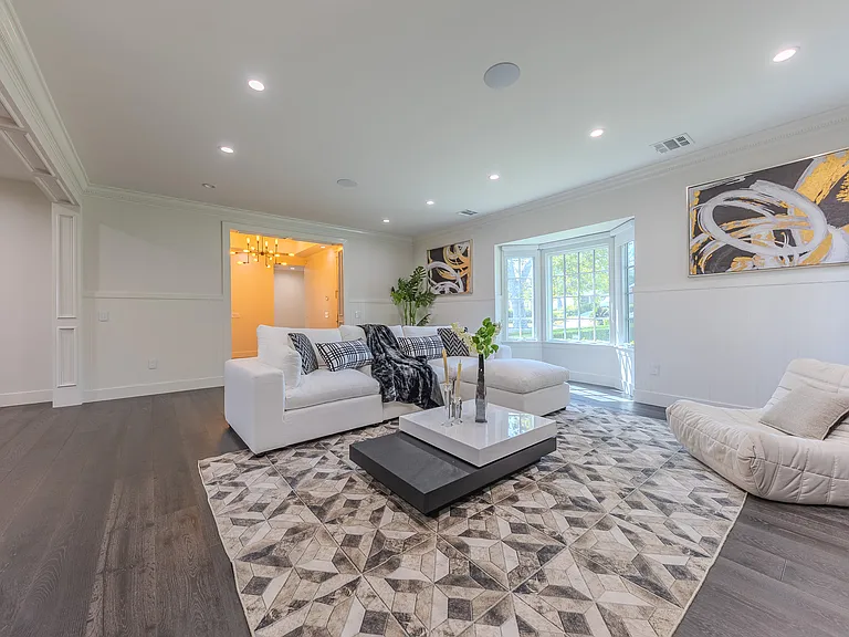 2150 S El Molino Ave — Photo 6