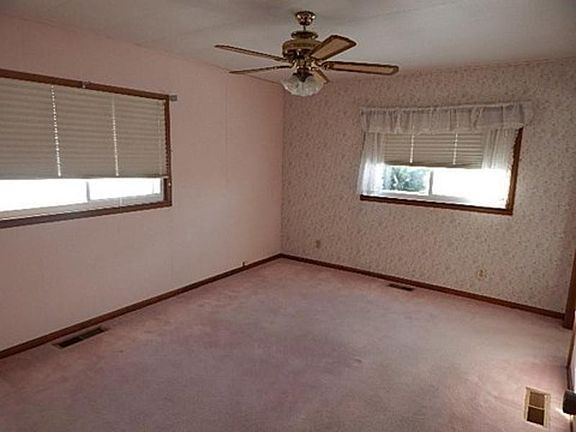 5th image of 9976 Woodruff St