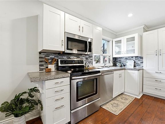 5th image of 547 Cochrane Rd