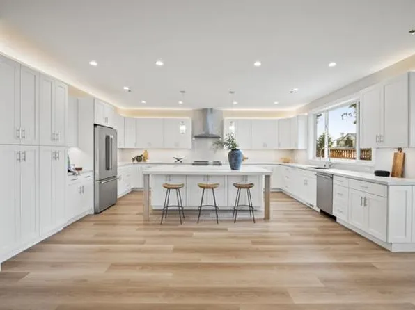 575 Seymour St, Half Moon Bay, CA 94019