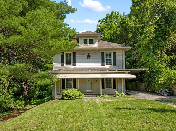 818 2nd St, Radford, VA 24141