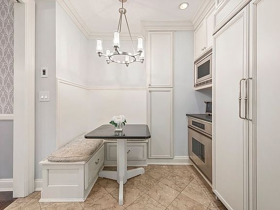 5th image of 167 E 61st St #8BC