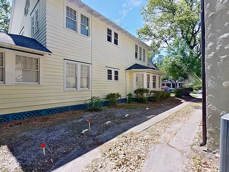 2752 Herschel St Quad — Photo 14