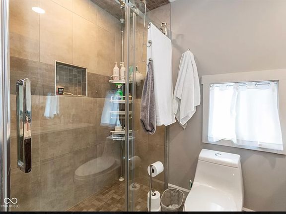 3rd image of 831 Weghorst St #1