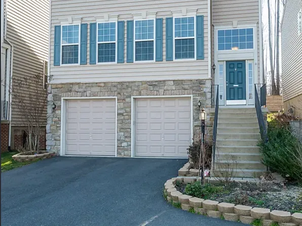 3413 Eagle Ridge Dr, Woodbridge, VA 22191