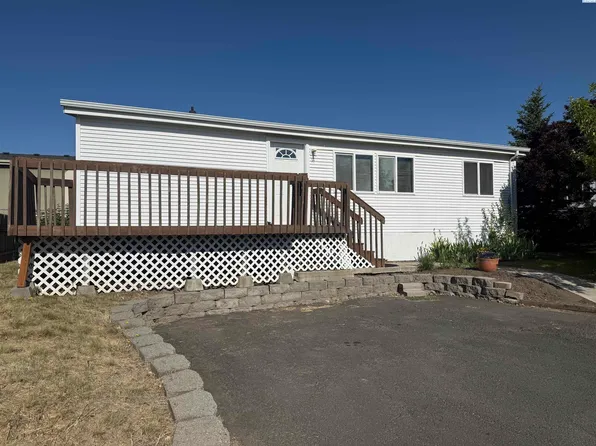 255 NW Golden Hills Dr Space 14, Pullman, WA 99163