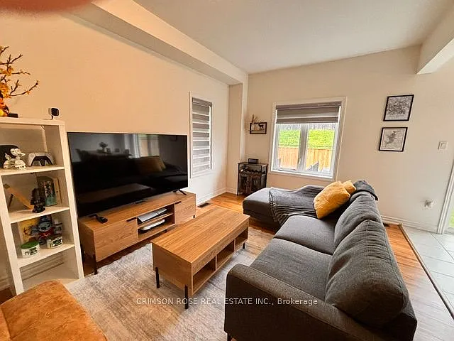 3 bed, $2,550 — Photo 2