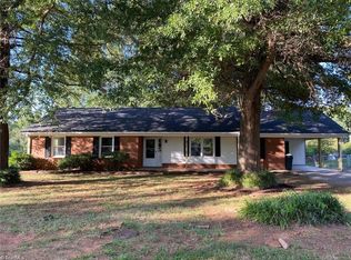 2354 Woodgreen Rd, Winston Salem, NC 27106