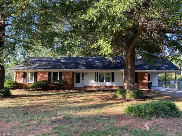 2354 Woodgreen Rd, Winston Salem, NC 27106