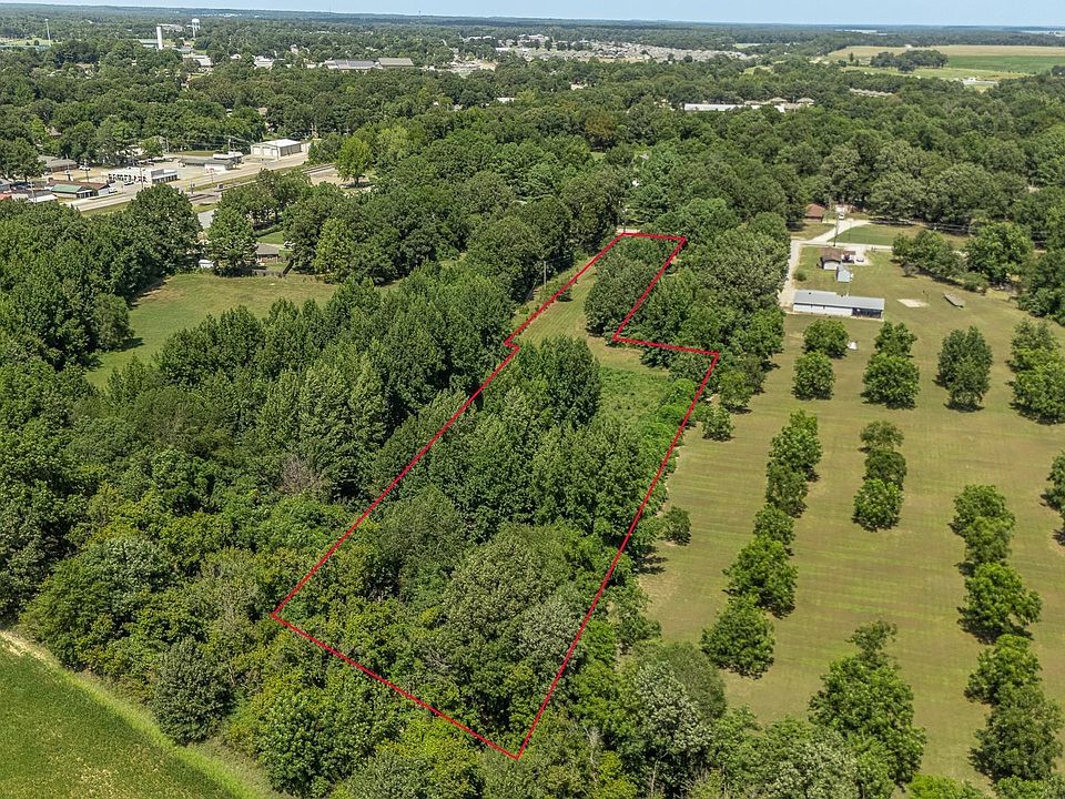 2nd image of 108 E Hinkley St Lot B6