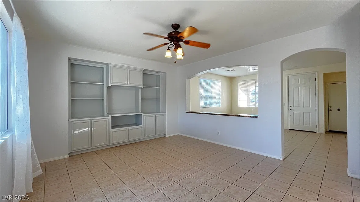 4 bed, 3.0 bath, 2437 sqft, $2,250 — Photo 4