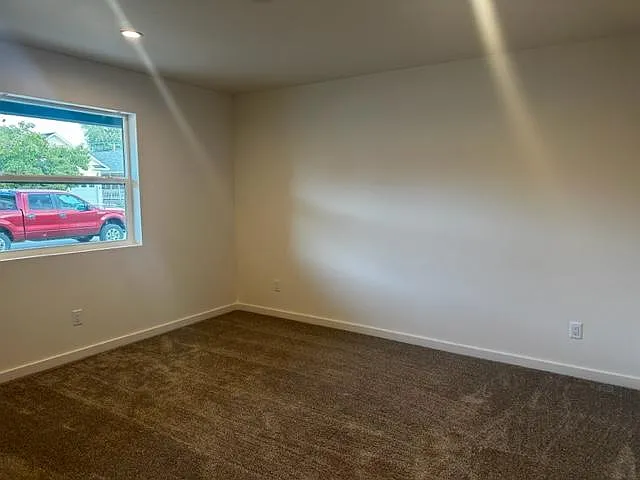 423 Juniper Pl — Photo 6