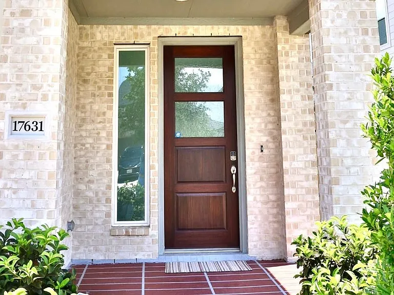 17631 Carnation Glen Dr — Photo 3