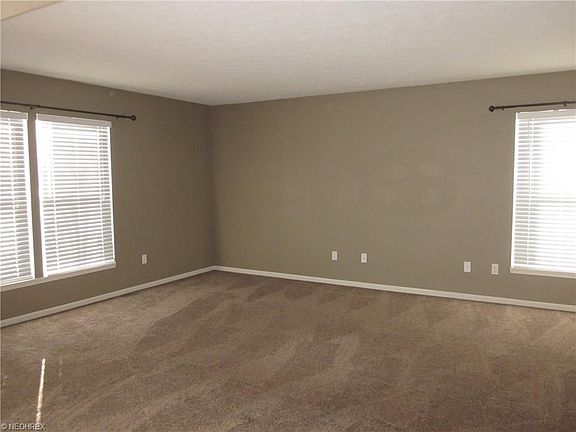 4th image of 9796 Nicole Ln
