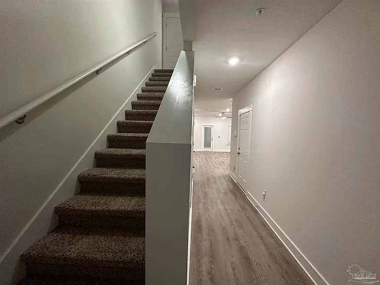 1542 Iroquois Ct — Photo 8