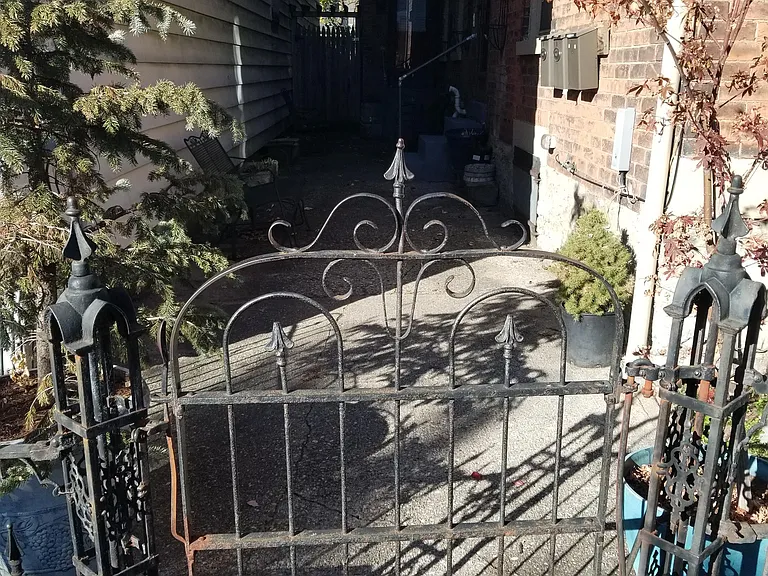 711 Philadelphia St — Photo 11