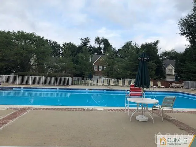 16 Lee Ct #405 — Photo 48