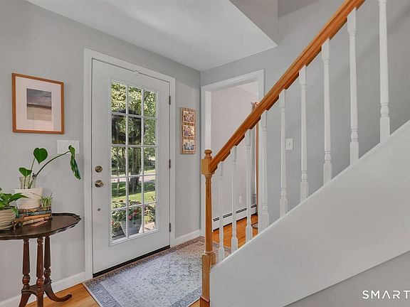 4th image of 11 Lexington Drive