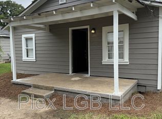 106 Oak Ln, Lagrange, GA 30241